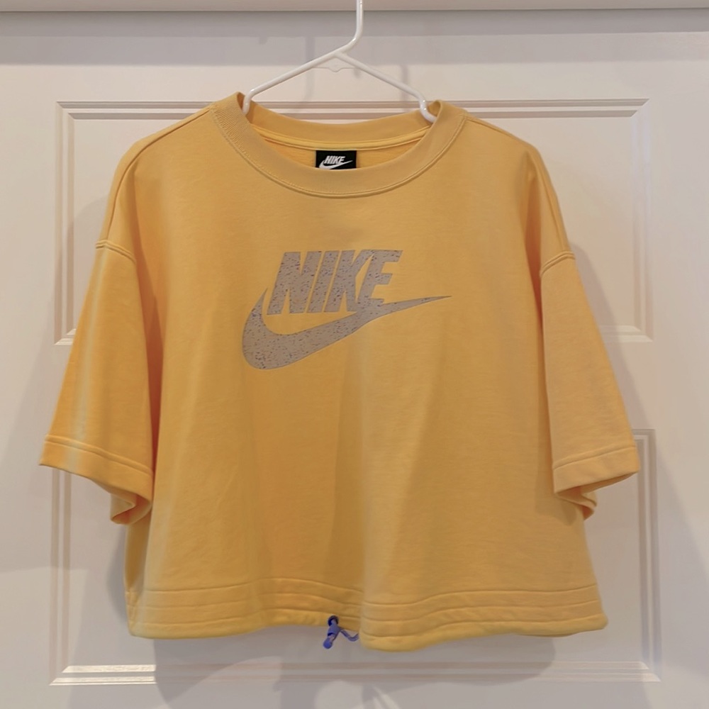 Nike Crop Shirt